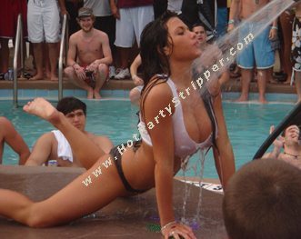 Zina female dancer